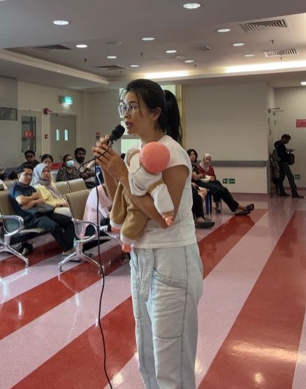 背着宝宝演讲